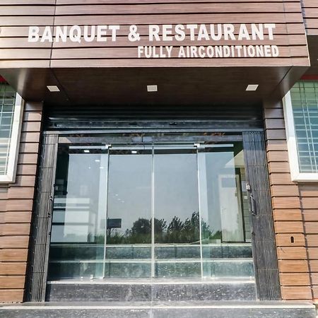 Oyo Flagship 83121 Hotel Rose Vip Saharanpur Exterior foto