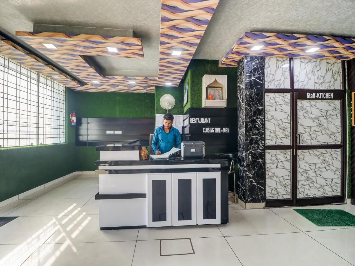 Oyo Flagship 83121 Hotel Rose Vip Saharanpur Exterior foto